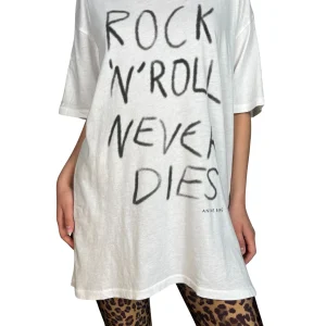 Polera Rock N'Roll Never Dies