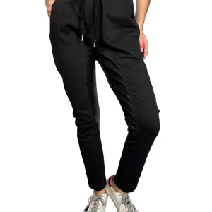 Pantalón Con Detalles Ecocuero