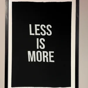 Cuadro Bordado Less Is More