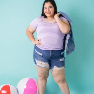 Blusa casual con cadena