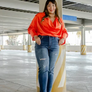 Blusa fiesta satinada manga campana