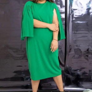 Vestido midi con mangas tipo capa