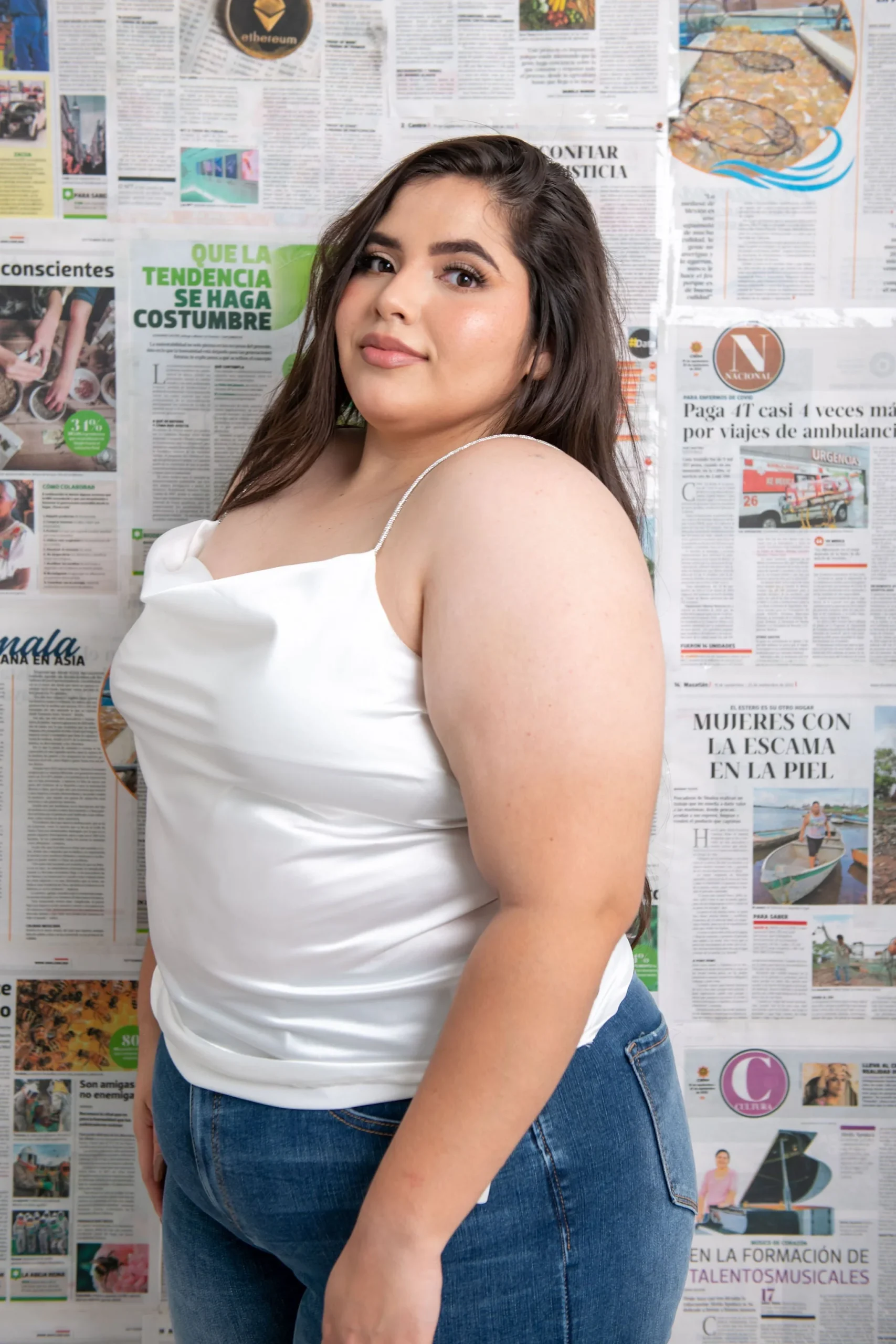 Blusa satín con tirantes de pedrería - Imagen 6