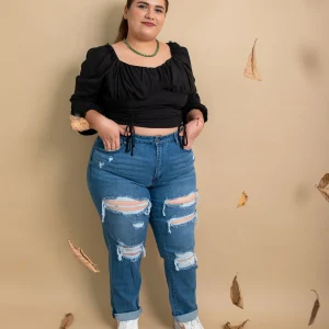 Blusa tipo croptop manga larga