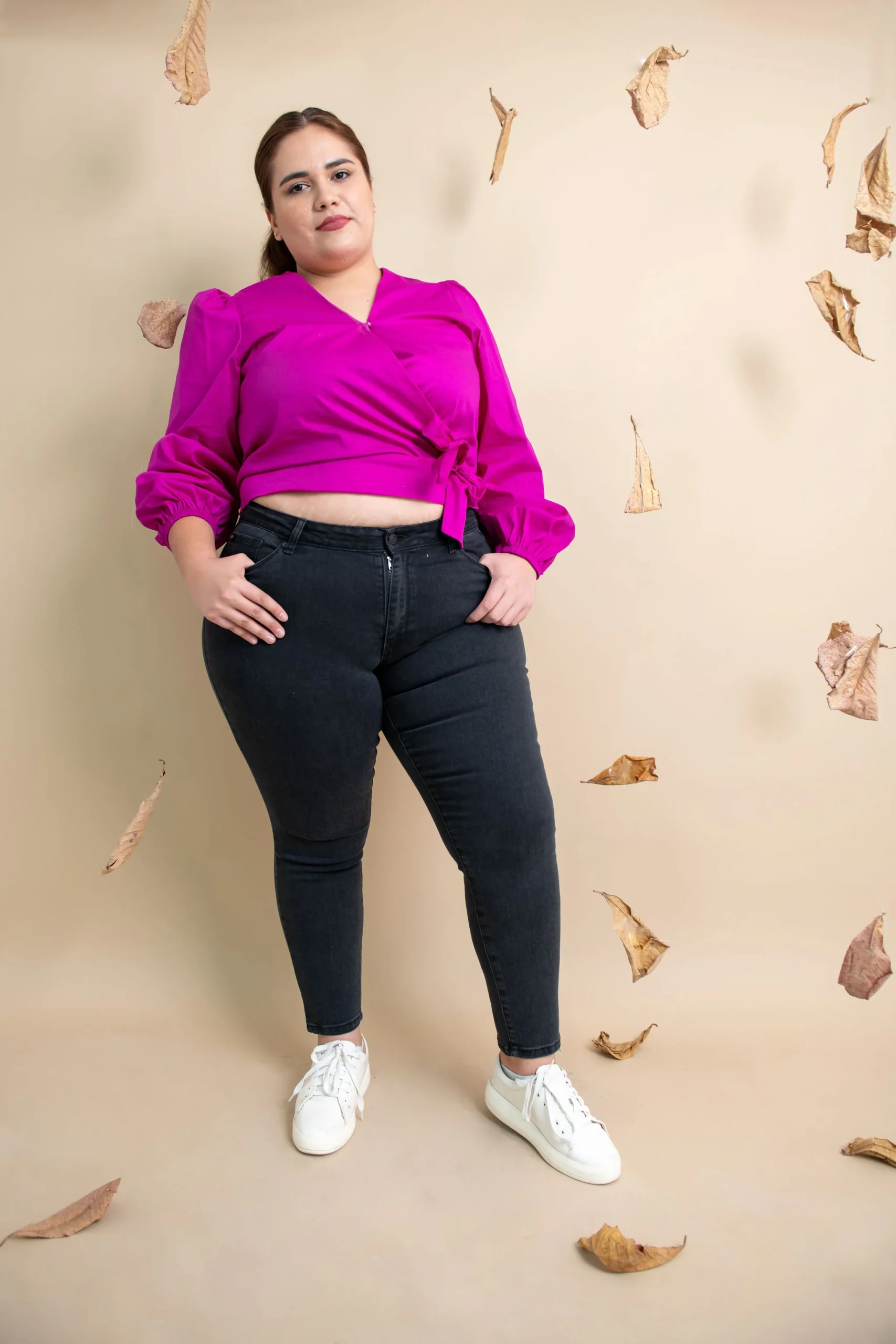 Blusa tipo croptop manga larga - Imagen 7