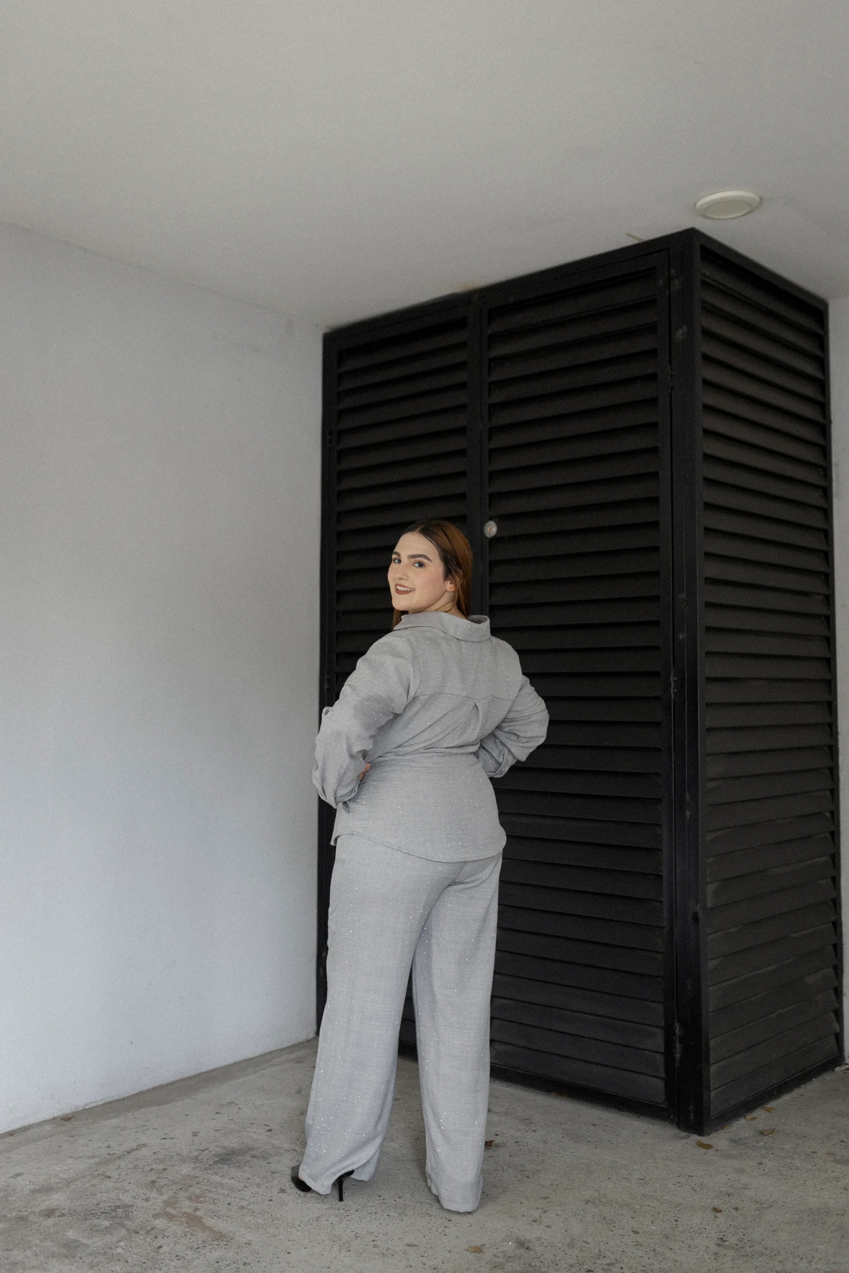 Set De Blusa Manga Larga y Pantalón Con Piedras - Imagen 6