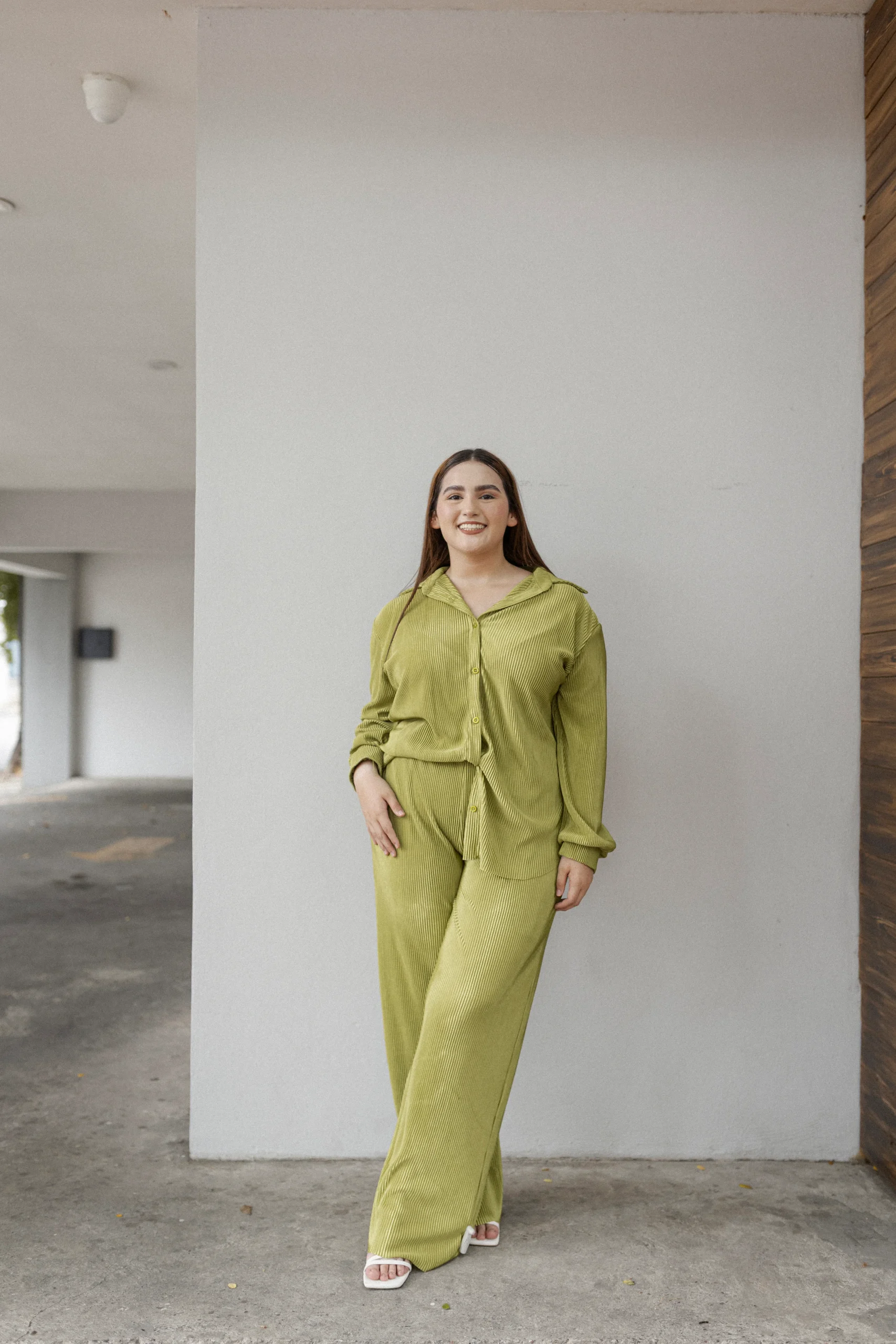 Set de blusa camisera y pantalón flare