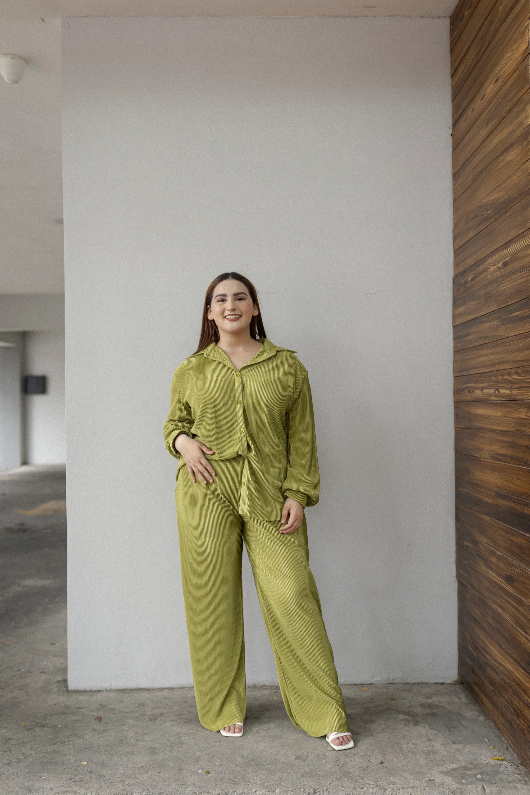 Set de blusa camisera y pantalón flare - Imagen 3