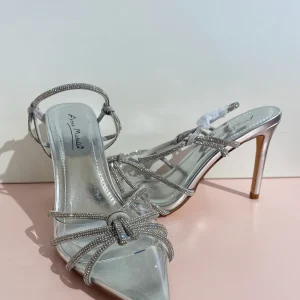 Zapatillas con pedrería