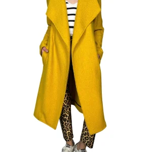 Abrigo Amarillo